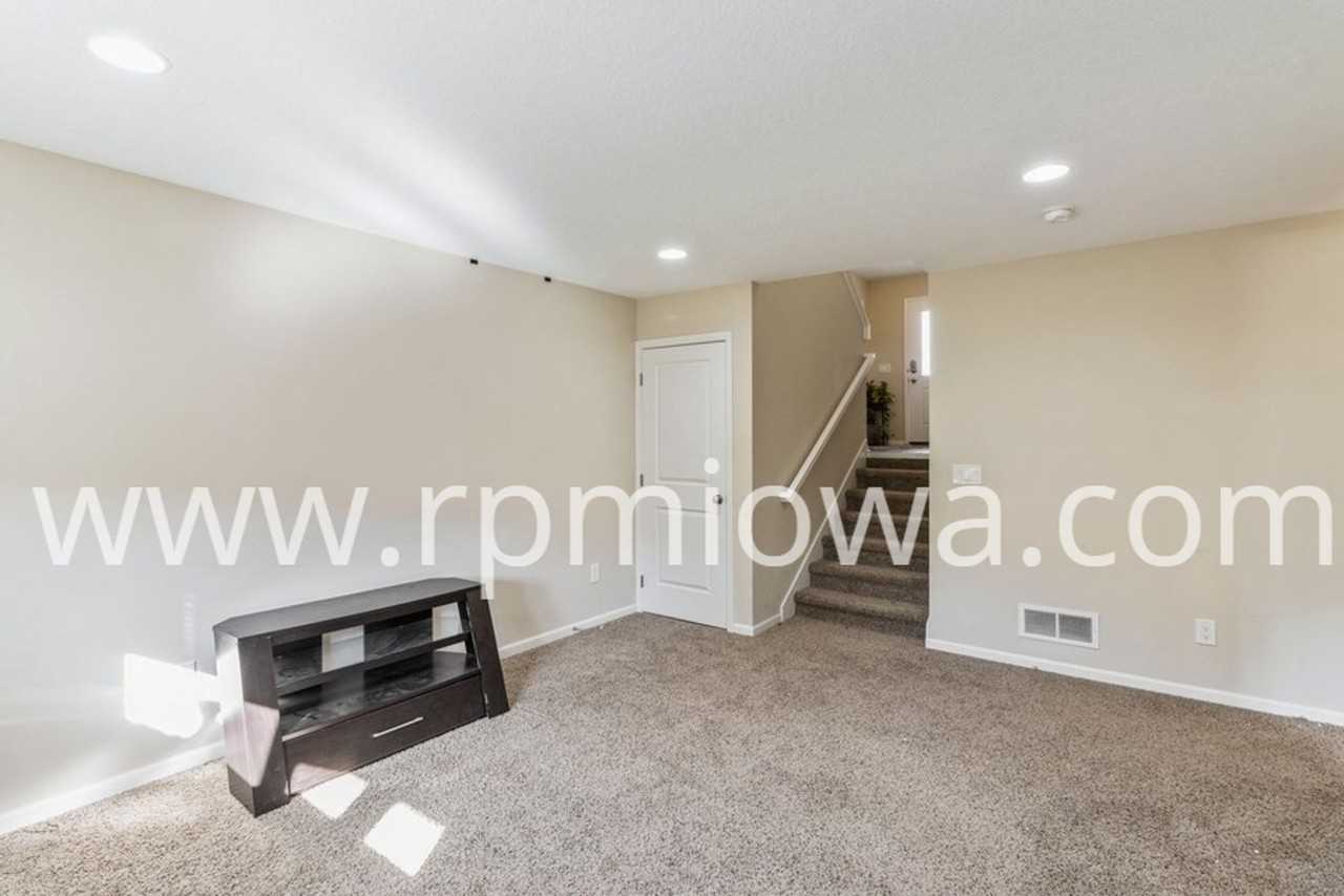 7878 Cottonwood Ln - Photo 6 of 12