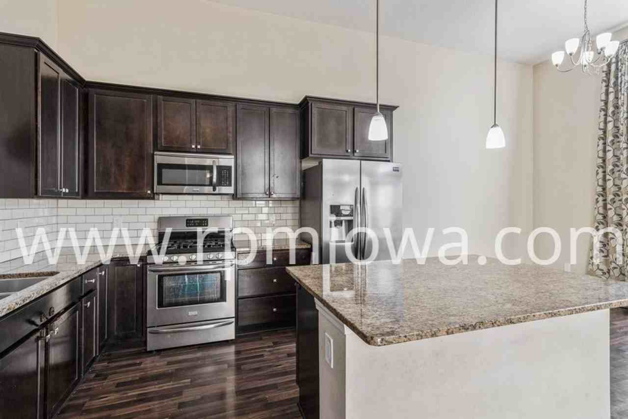 7878 Cottonwood Ln - Photo 7 of 12