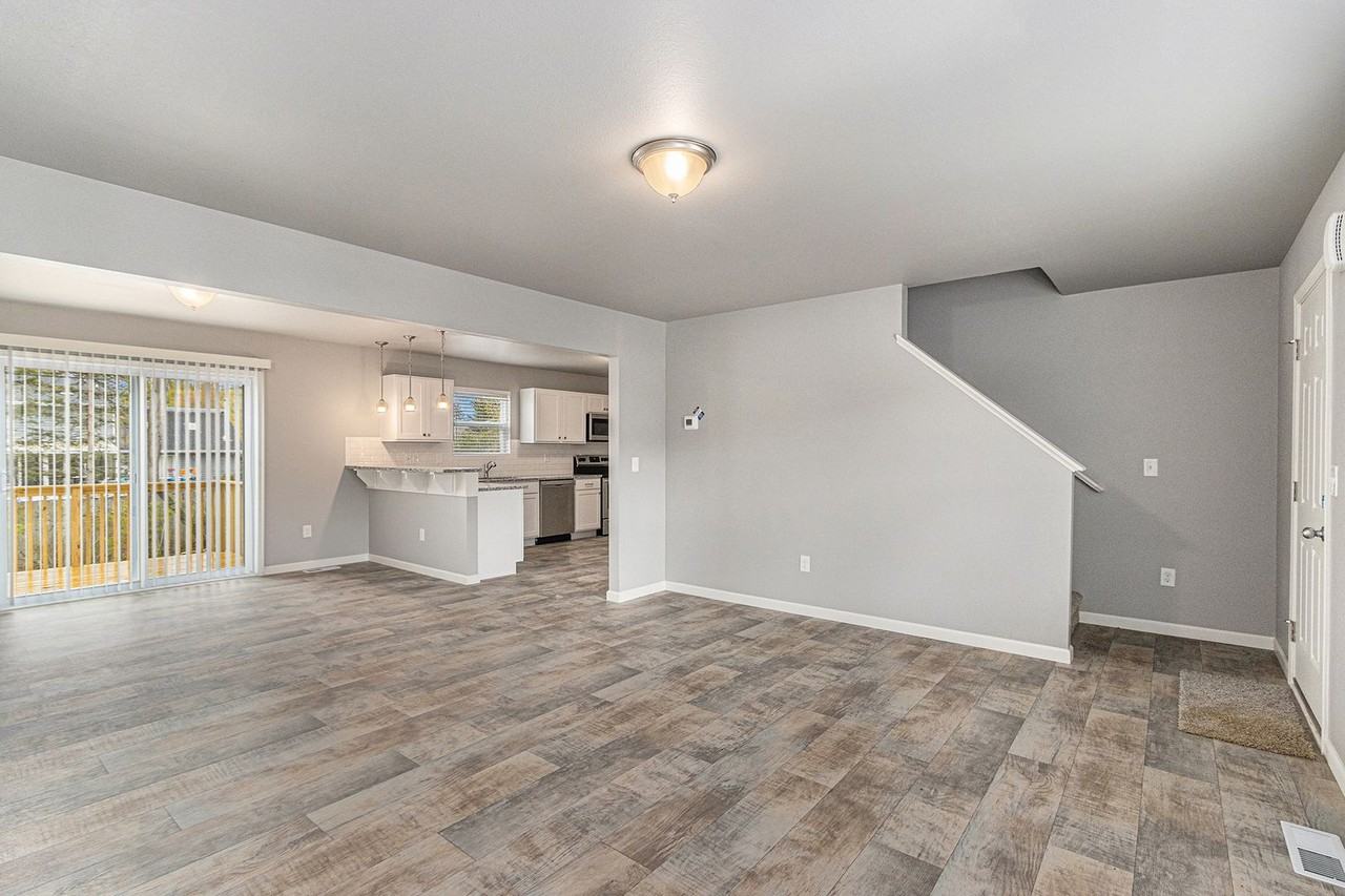 7215 Primrose Ln - Photo 4 of 18