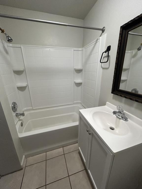 722 Main St Apt 1 - Photo 5 of 7