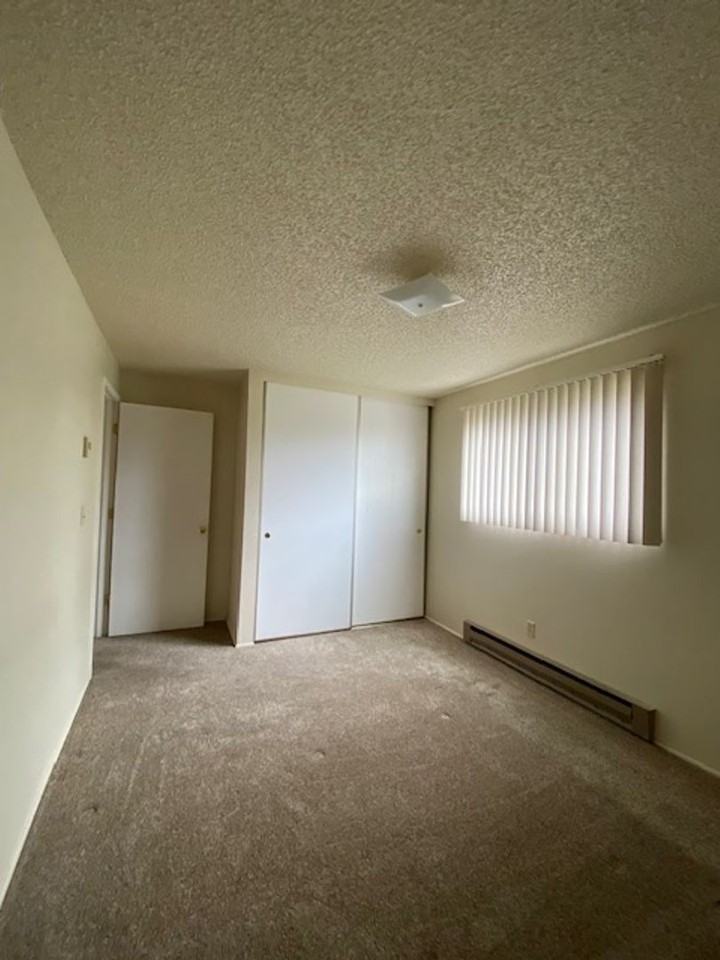 415 E Rose St - Photo 7 of 14