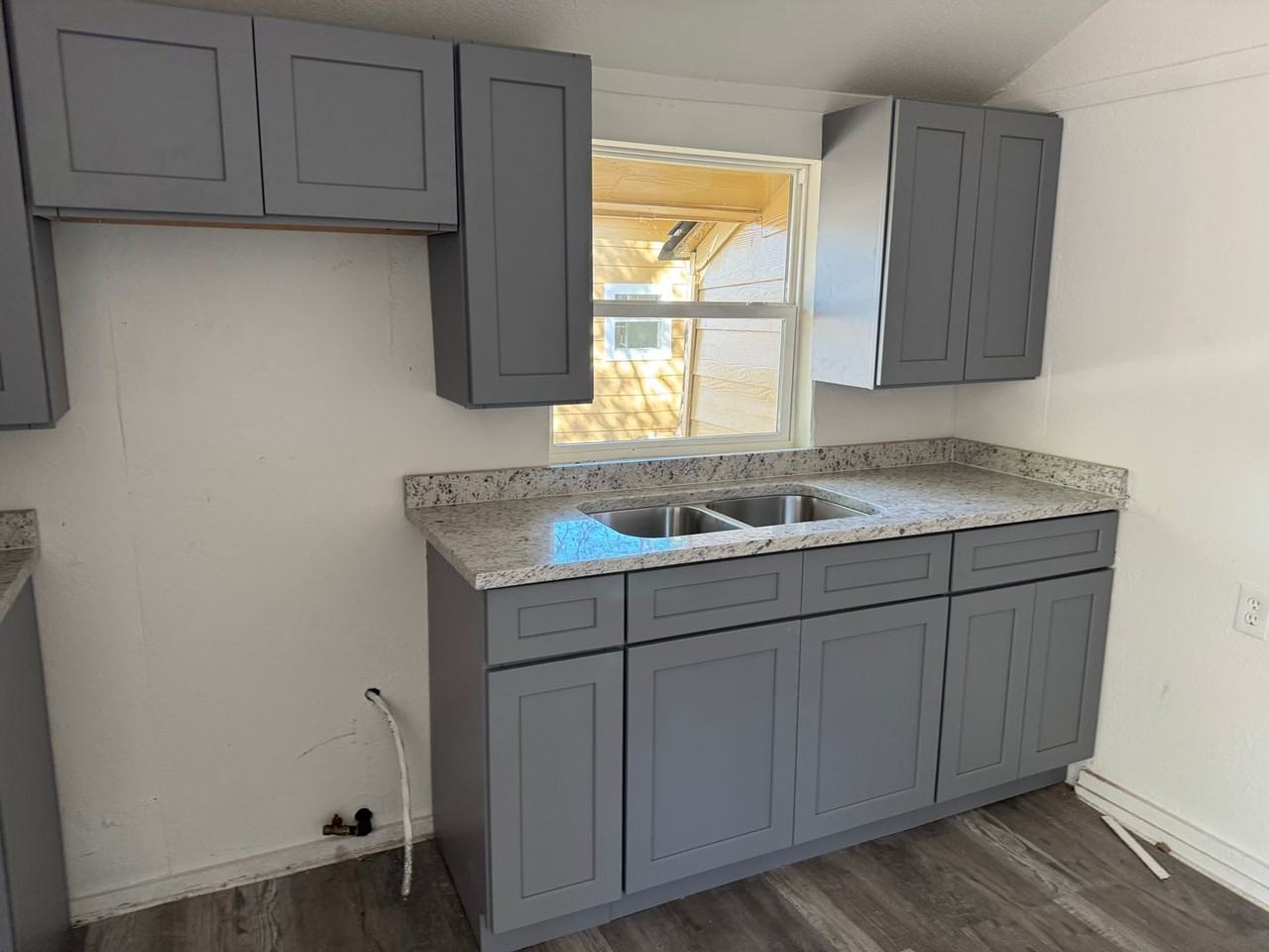 Peabody 419 - Photo 5 of 12