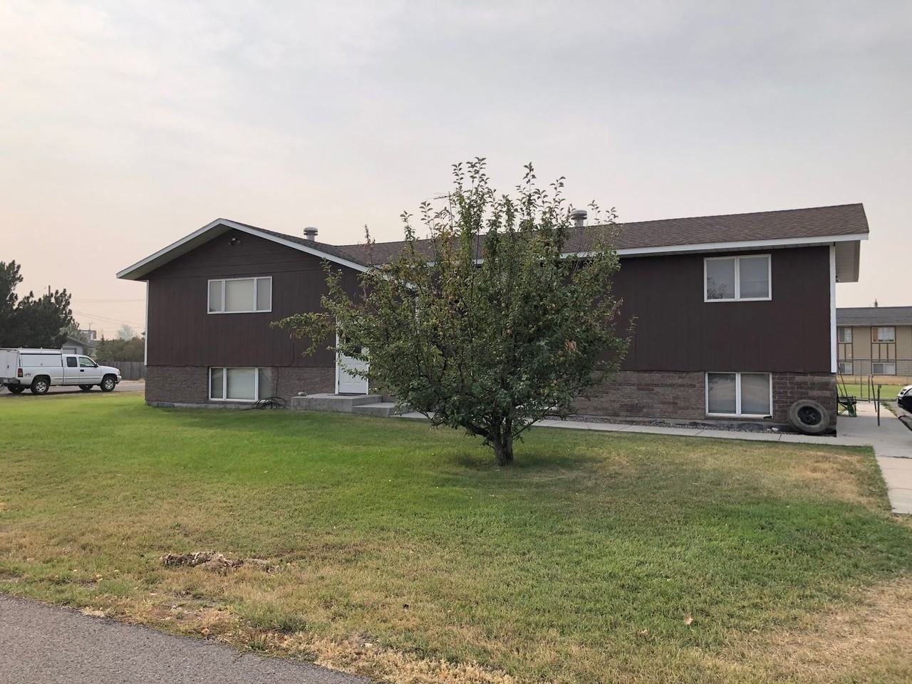 102 E Cascade Ave - Photo 2 of 18