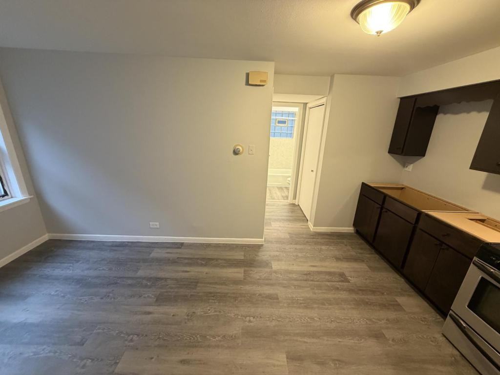 1371 River Dr Apt 4 - Photo 3 of 22