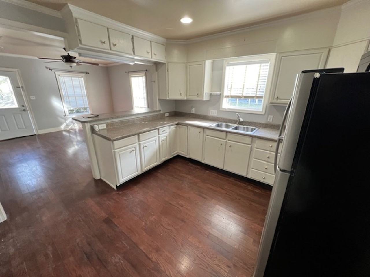 604 Morgan Ave - Photo 6 of 22