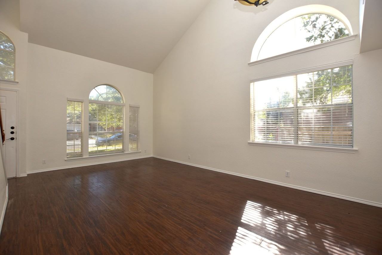 16714 Sabertooth Dr - Photo 4 of 16