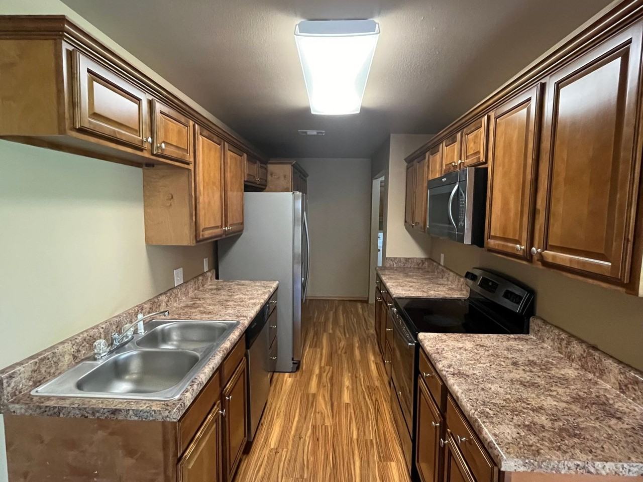 808 W 13th St - Photo 4 of 17