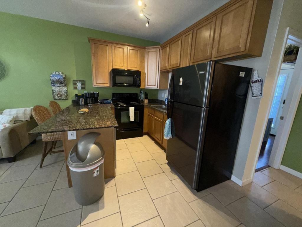 1131 Century Oaks Dr - Photo 5 of 33