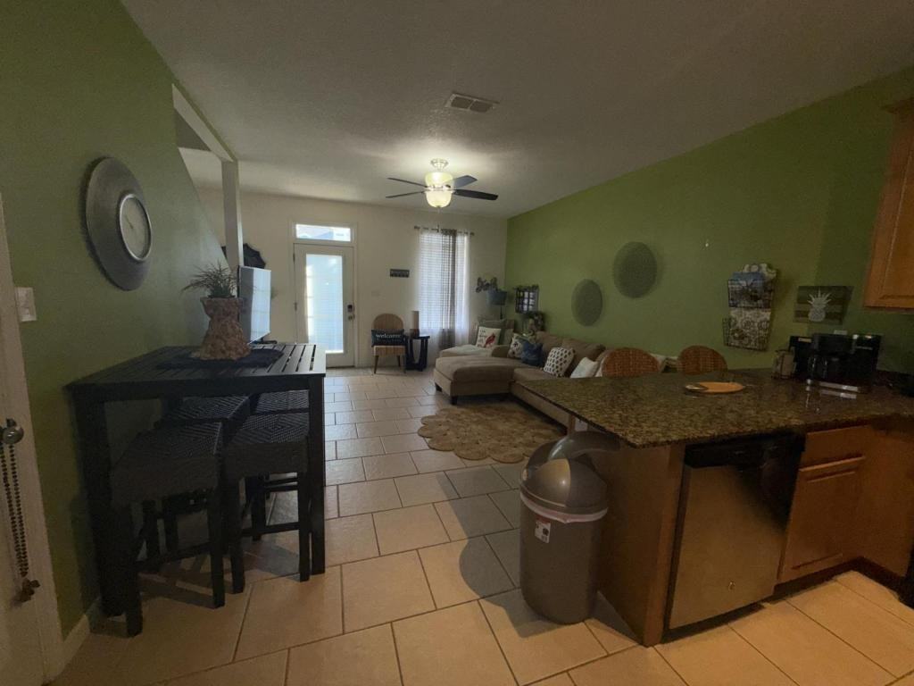 1131 Century Oaks Dr - Photo 6 of 33