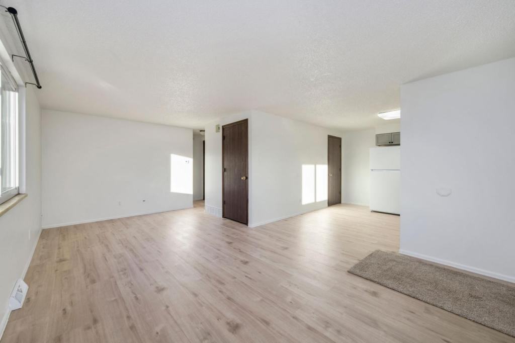 1211 Redwood Dr - Photo 3 of 15