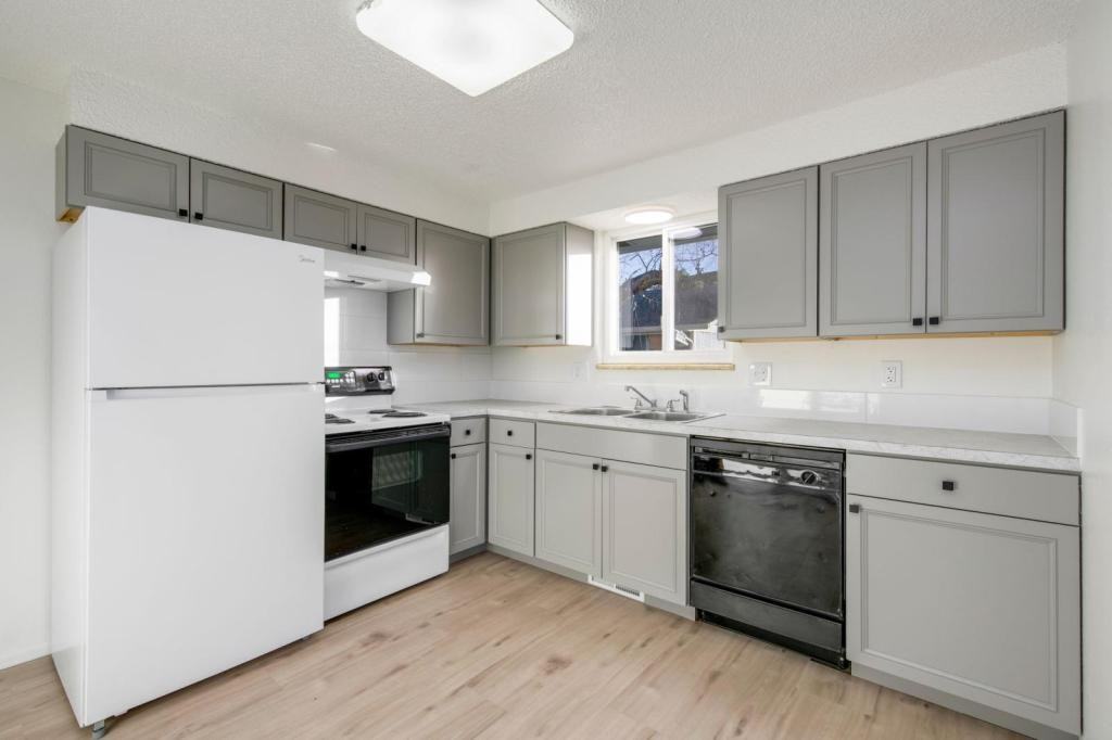 1211 Redwood Dr - Photo 6 of 15