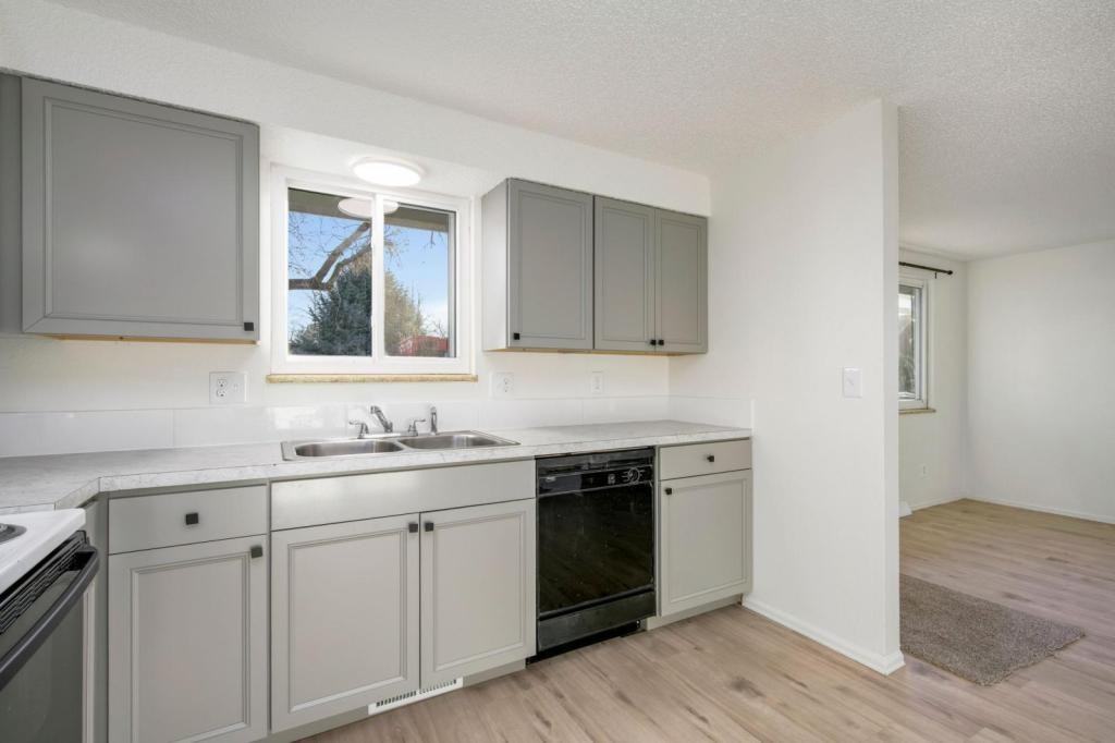 1211 Redwood Dr - Photo 7 of 15