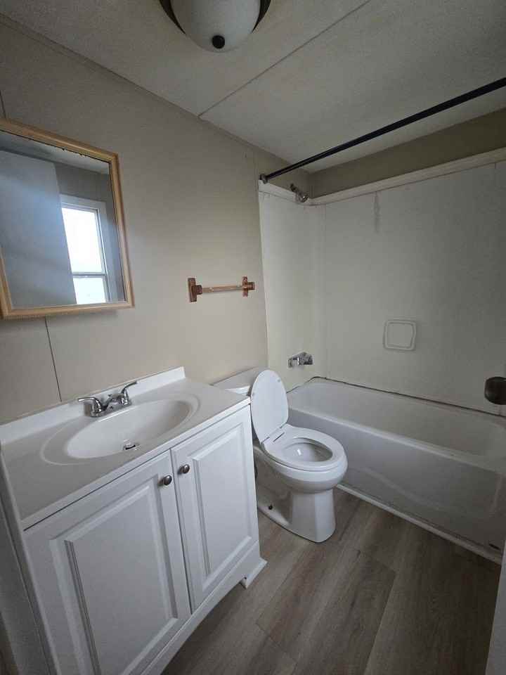 725 Williamsburg Dr - Photo 4 of 12