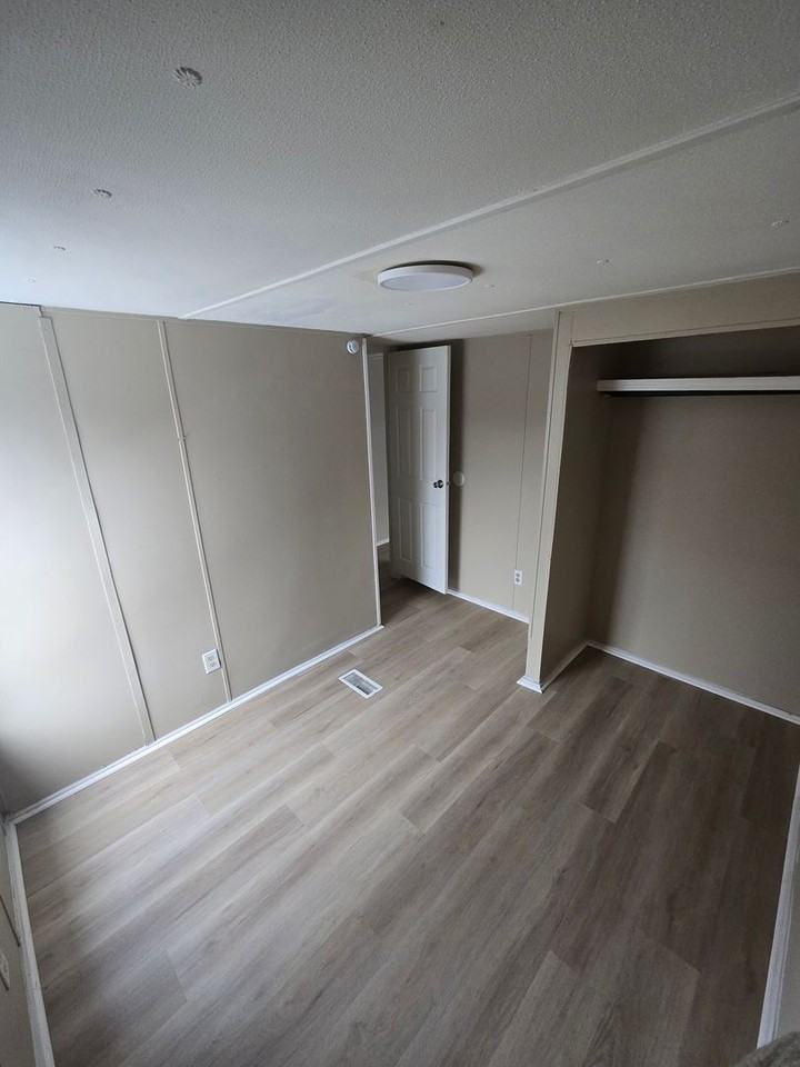 725 Williamsburg Dr - Photo 6 of 12