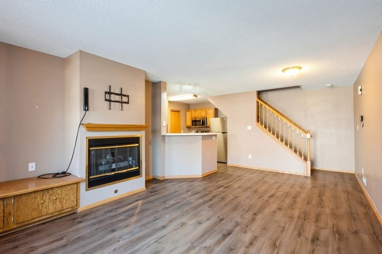 1321 Se Delaware Ave #8 - Photo 2 of 11