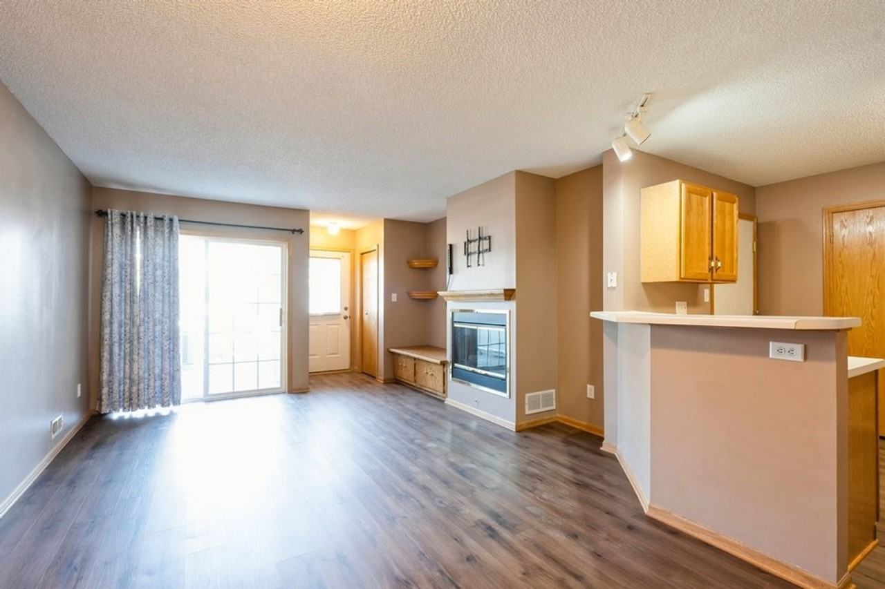 1321 Se Delaware Ave #8 - Photo 4 of 11