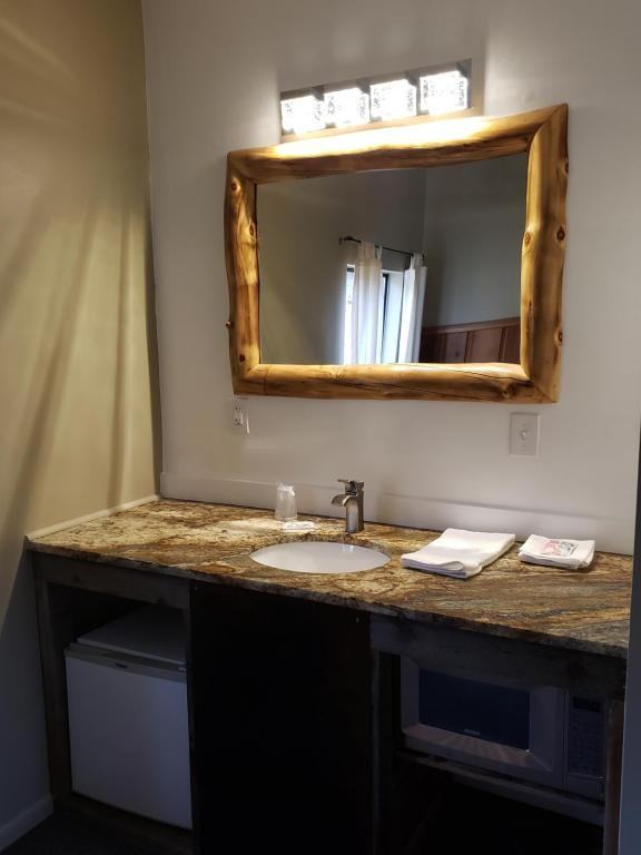 23942 Peak To Peak Hwy - Photo 4 of 21