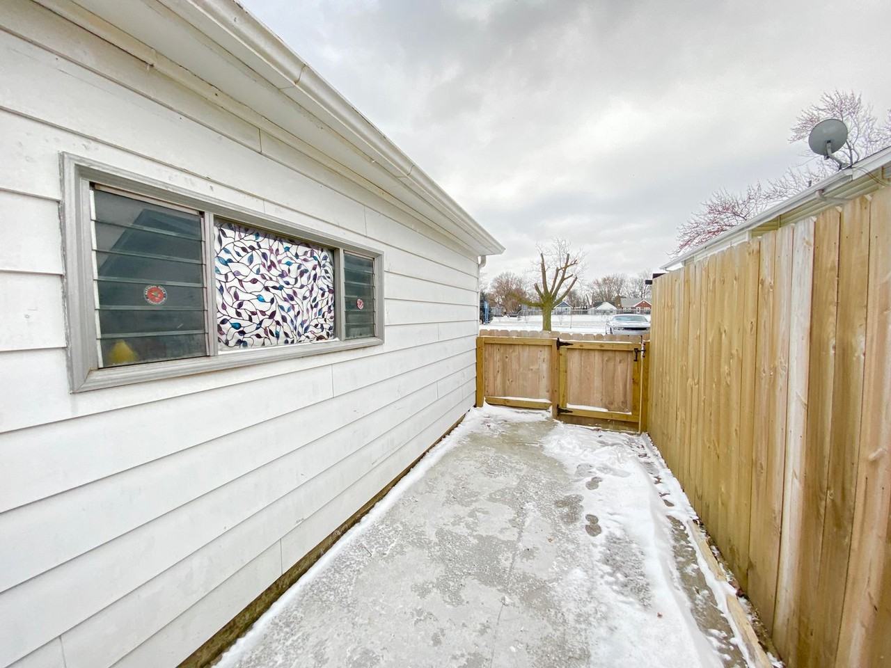 631 Mulberry St - Photo 3 of 16