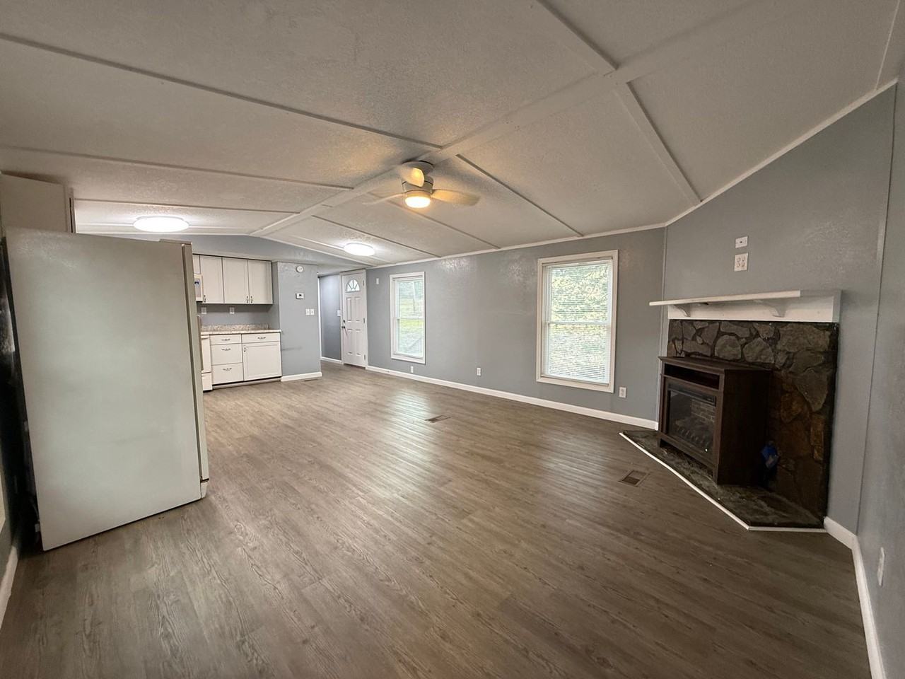 4470 Old Baileyton Rd - Photo 4 of 21