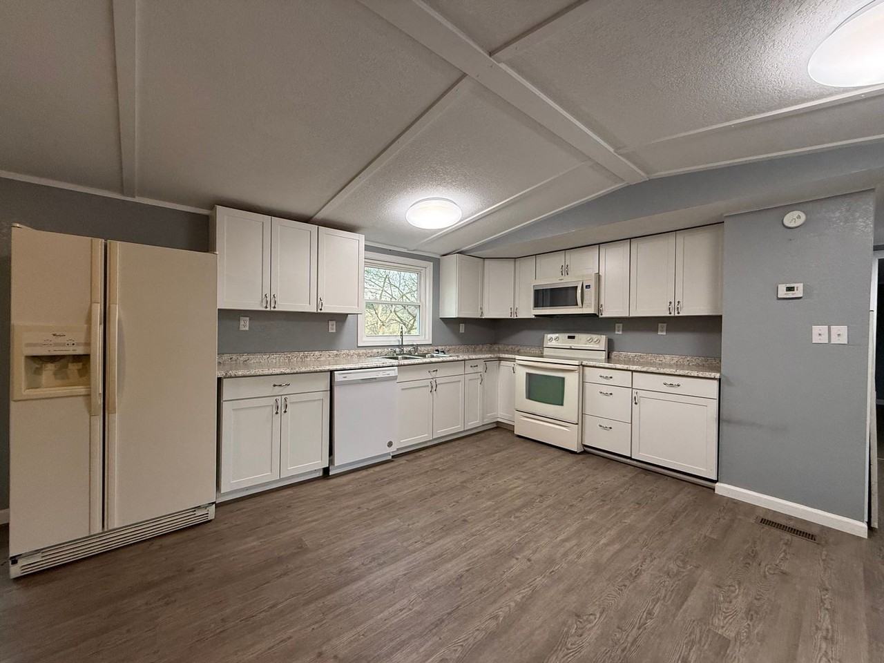 4470 Old Baileyton Rd - Photo 7 of 21