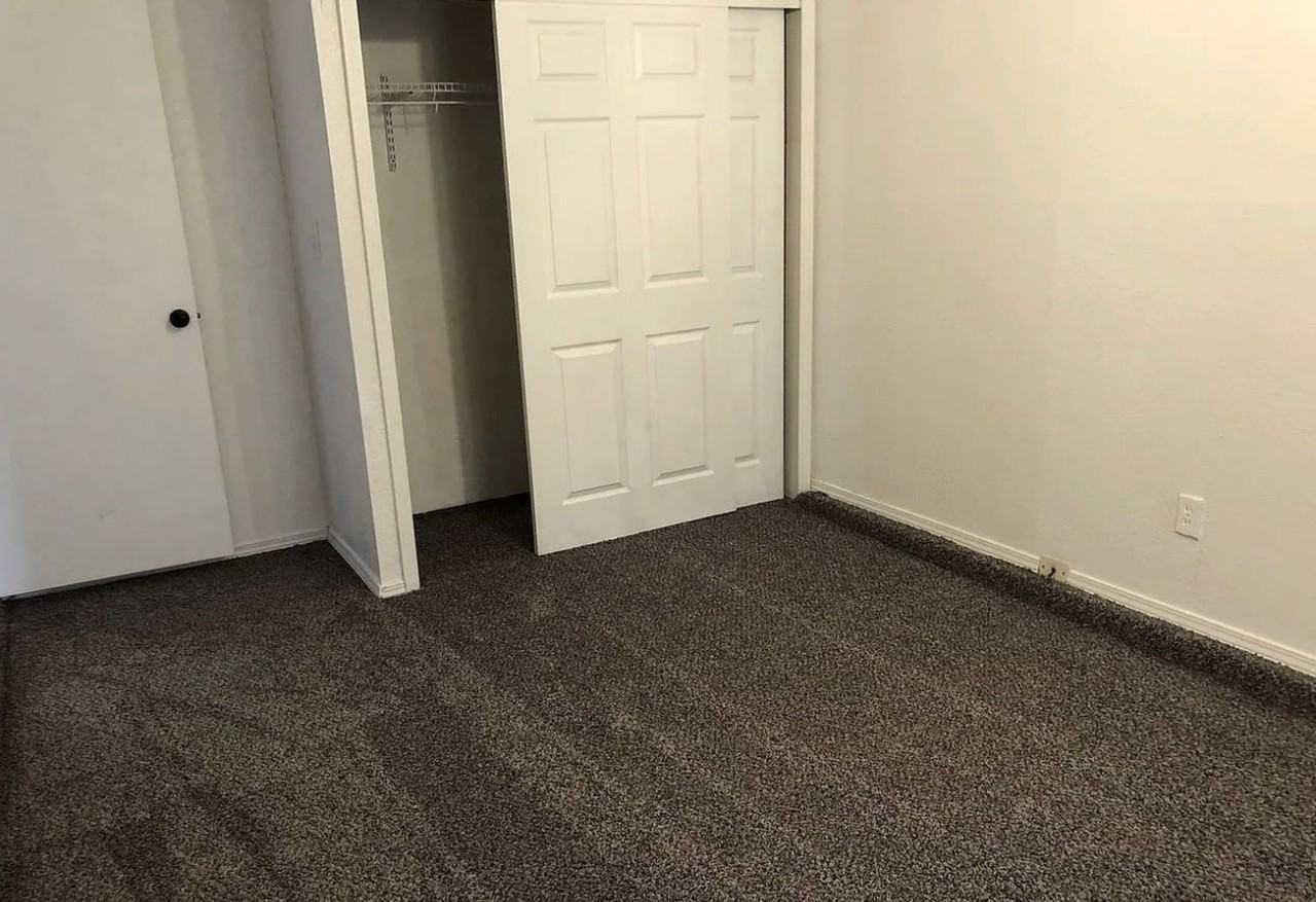 4009 S Locust Dr - Photo 2 of 10