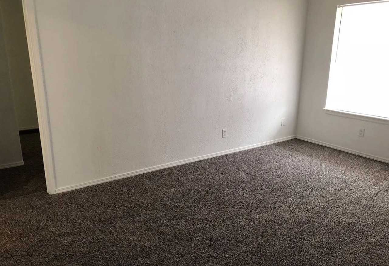 4009 S Locust Dr - Photo 5 of 10