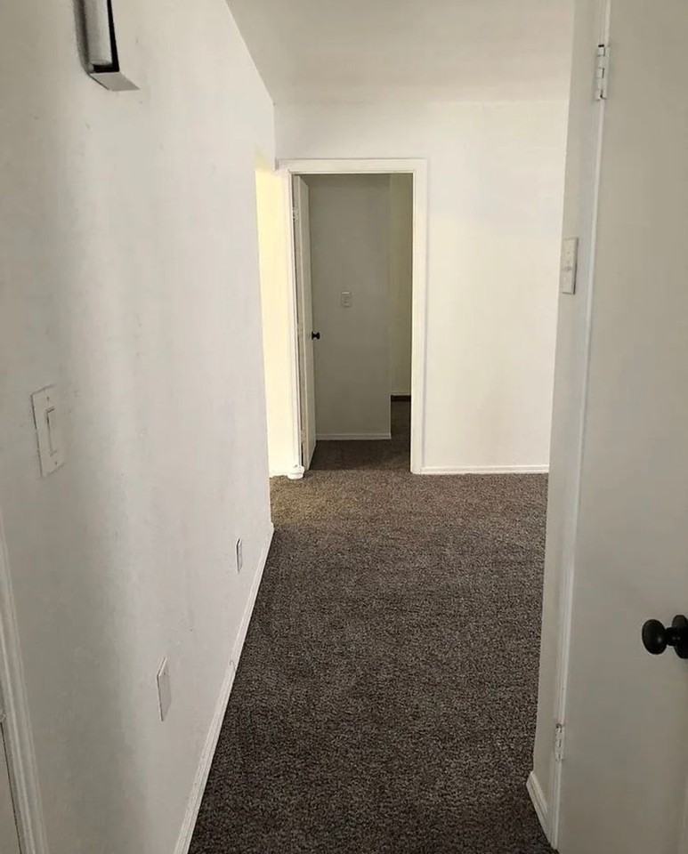 4009 S Locust Dr - Photo 6 of 10