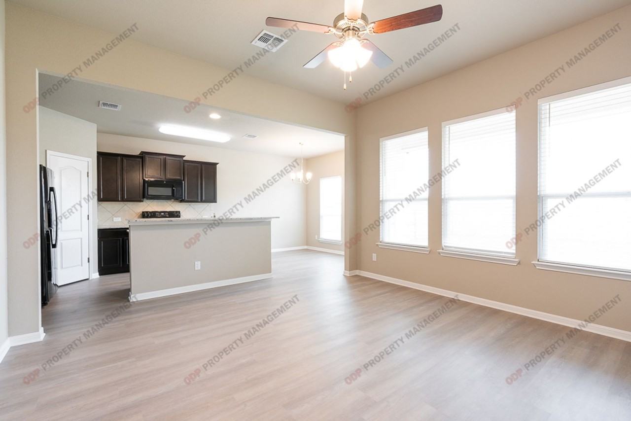 7213 Lee Hall Loop - Photo 5 of 18