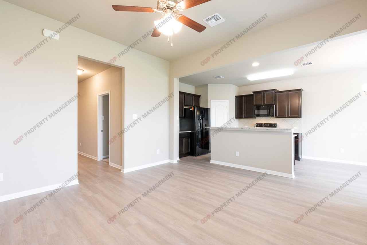 7213 Lee Hall Loop - Photo 7 of 18