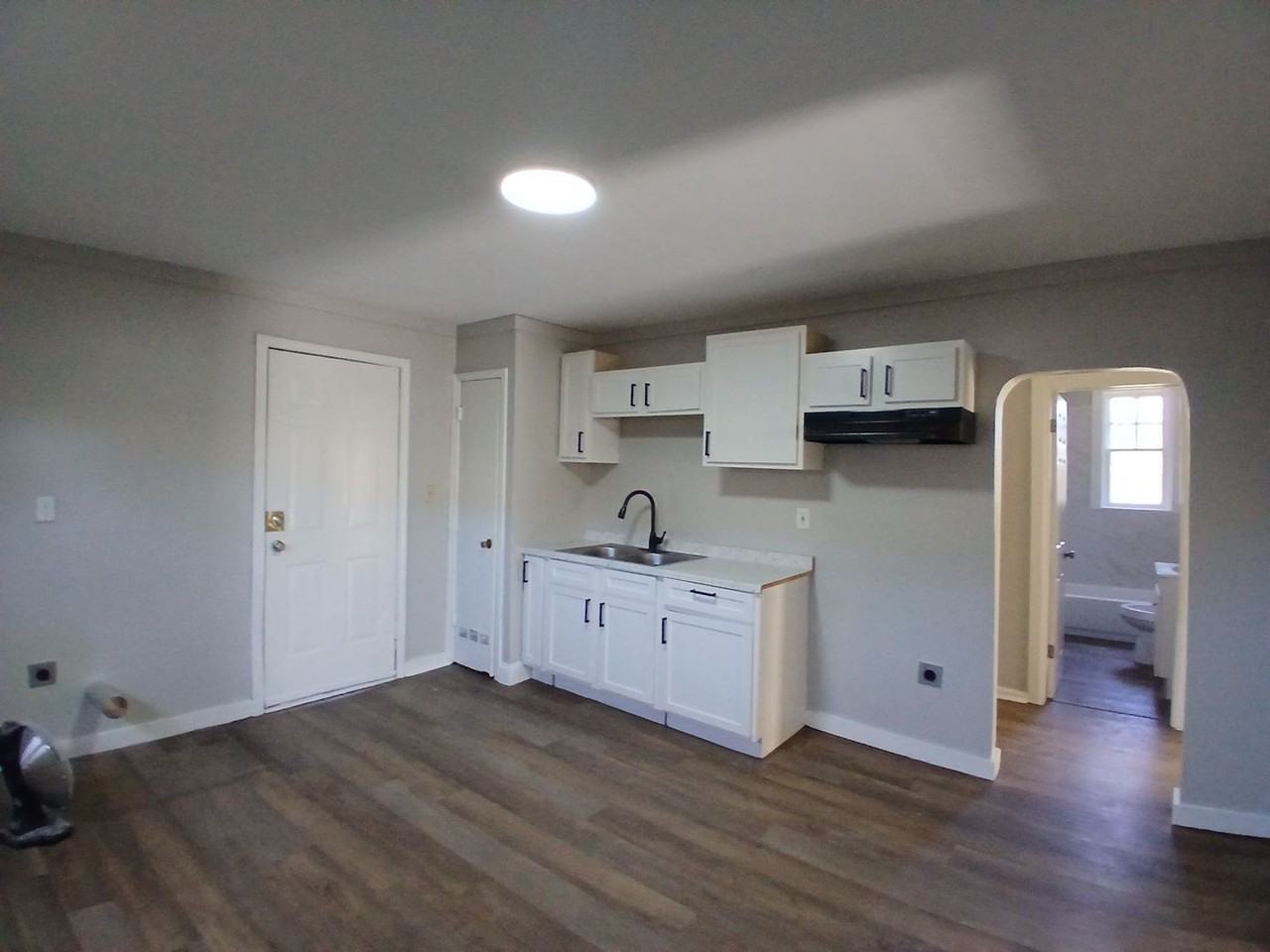 90 E Trigg Ave - Photo 4 of 8