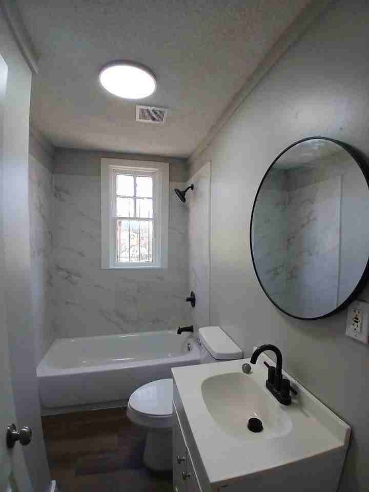 90 E Trigg Ave - Photo 5 of 8