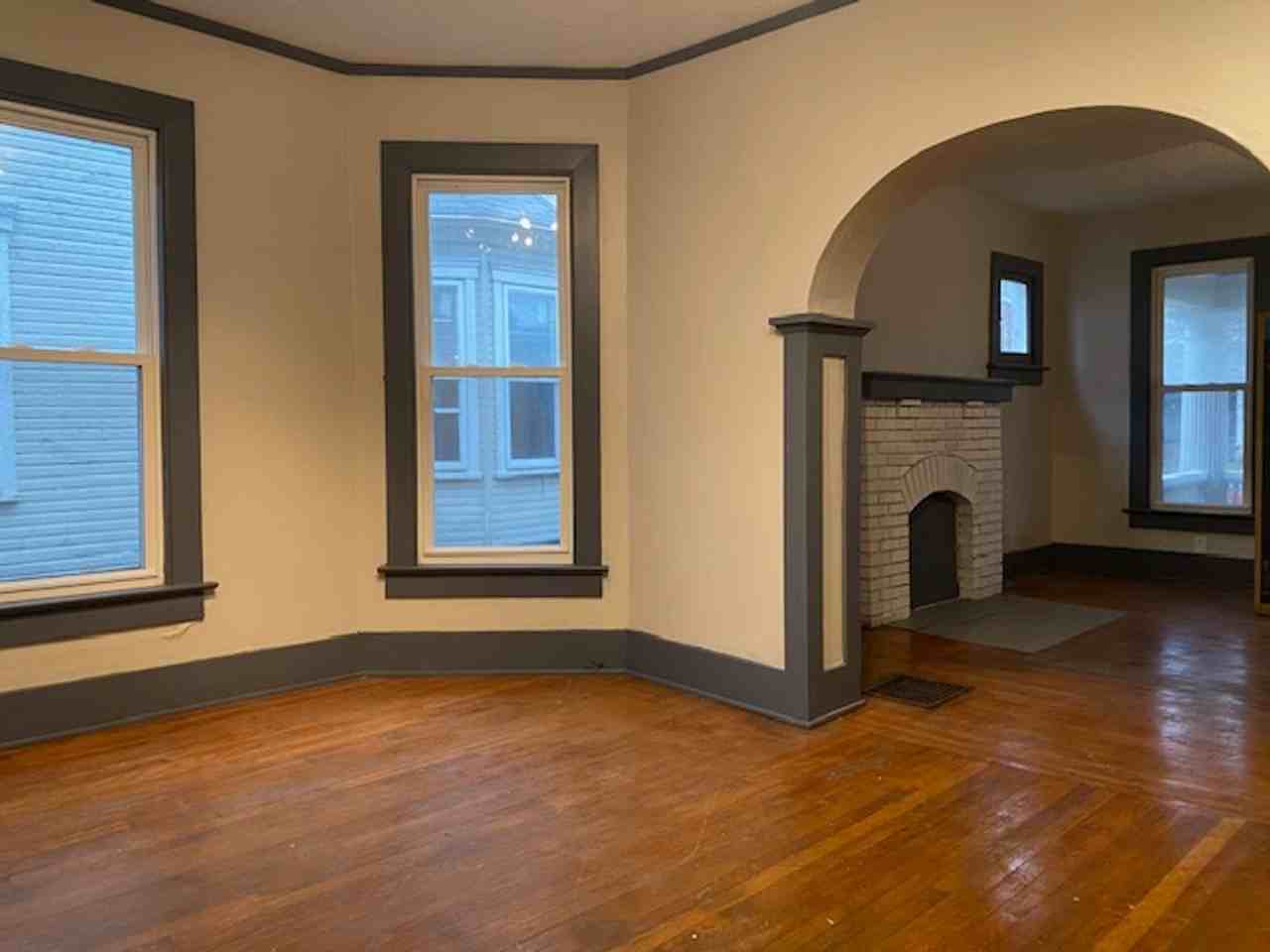 105 Rockwood Ave - Photo 6 of 24