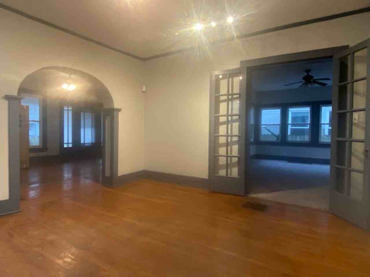 105 Rockwood Ave - Photo 7 of 24