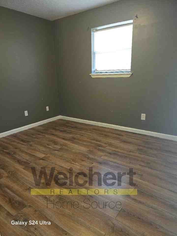 606 Linda Ln - Photo 2 of 10