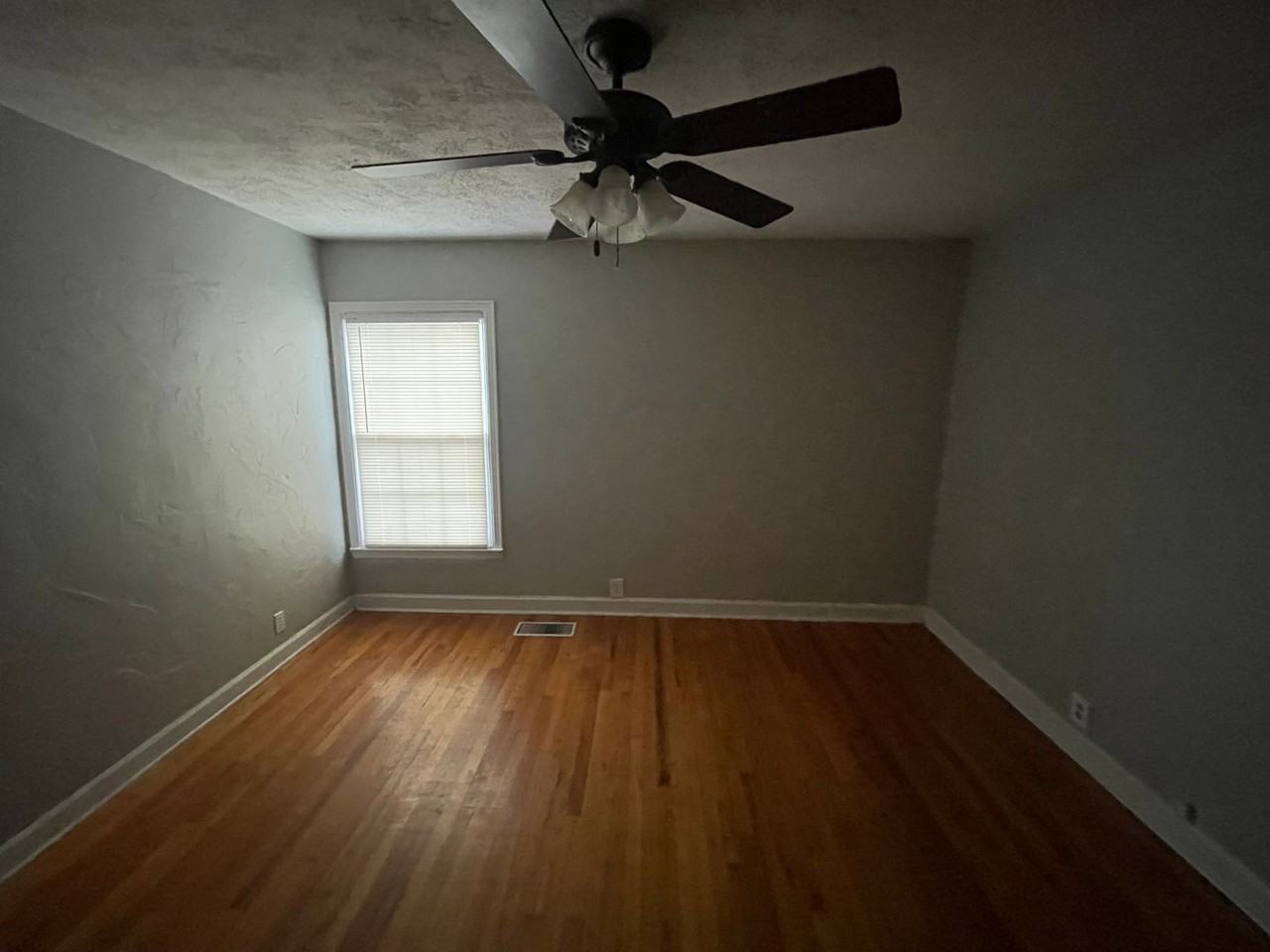 4118 Potomac Ave - Photo 5 of 17