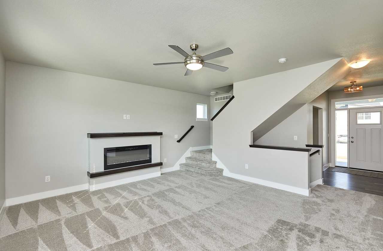 670 Se Drumlin Dr - Photo 2 of 20