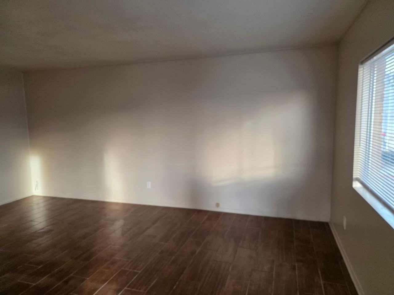 2049 Panorama Dr - Photo 5 of 12