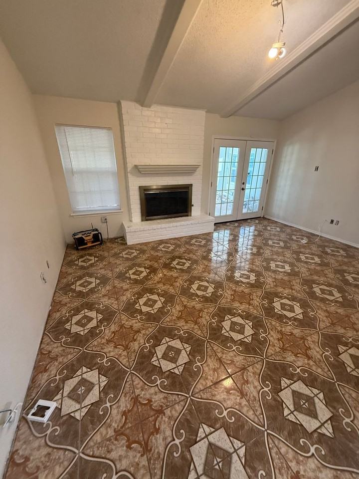 5906 13th St - Photo 4 of 10