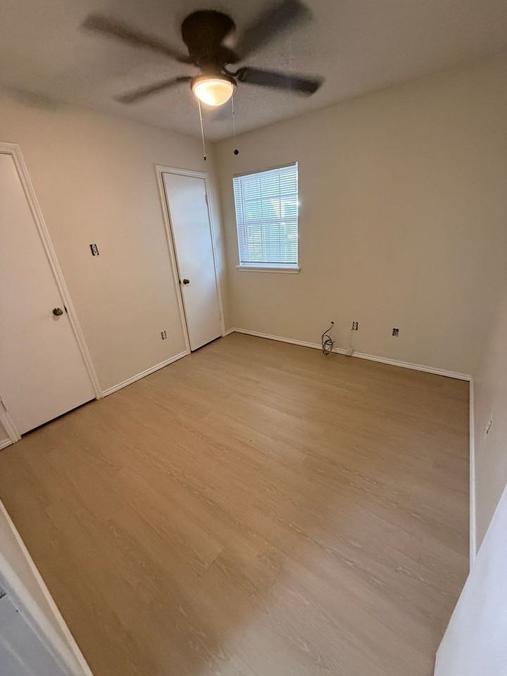 5906 13th St - Photo 7 of 10