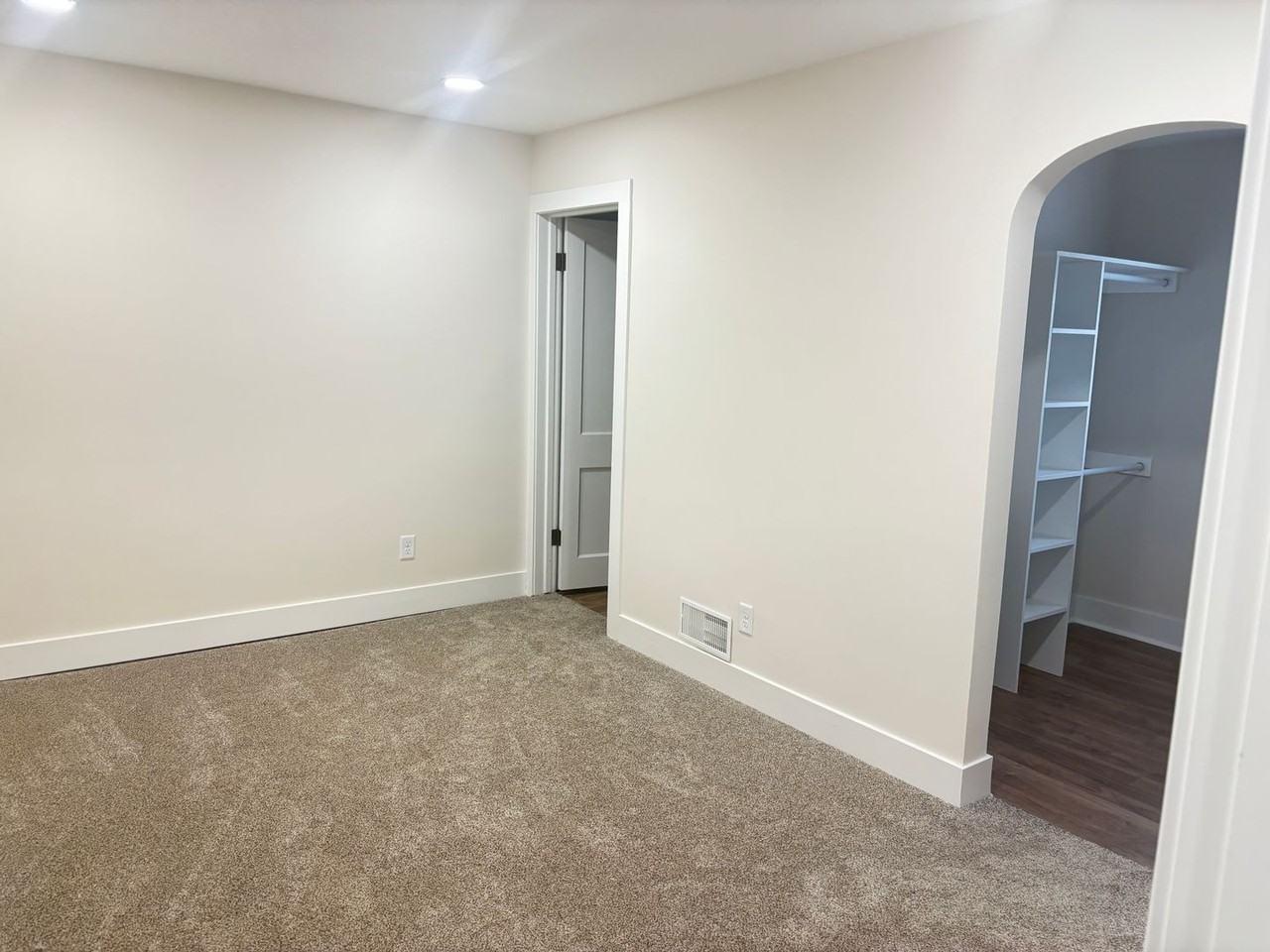 1331 Stophlet St - Photo 6 of 20