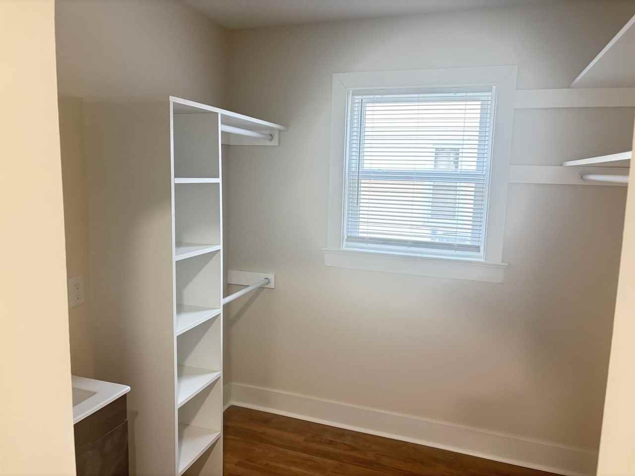 1331 Stophlet St - Photo 7 of 20