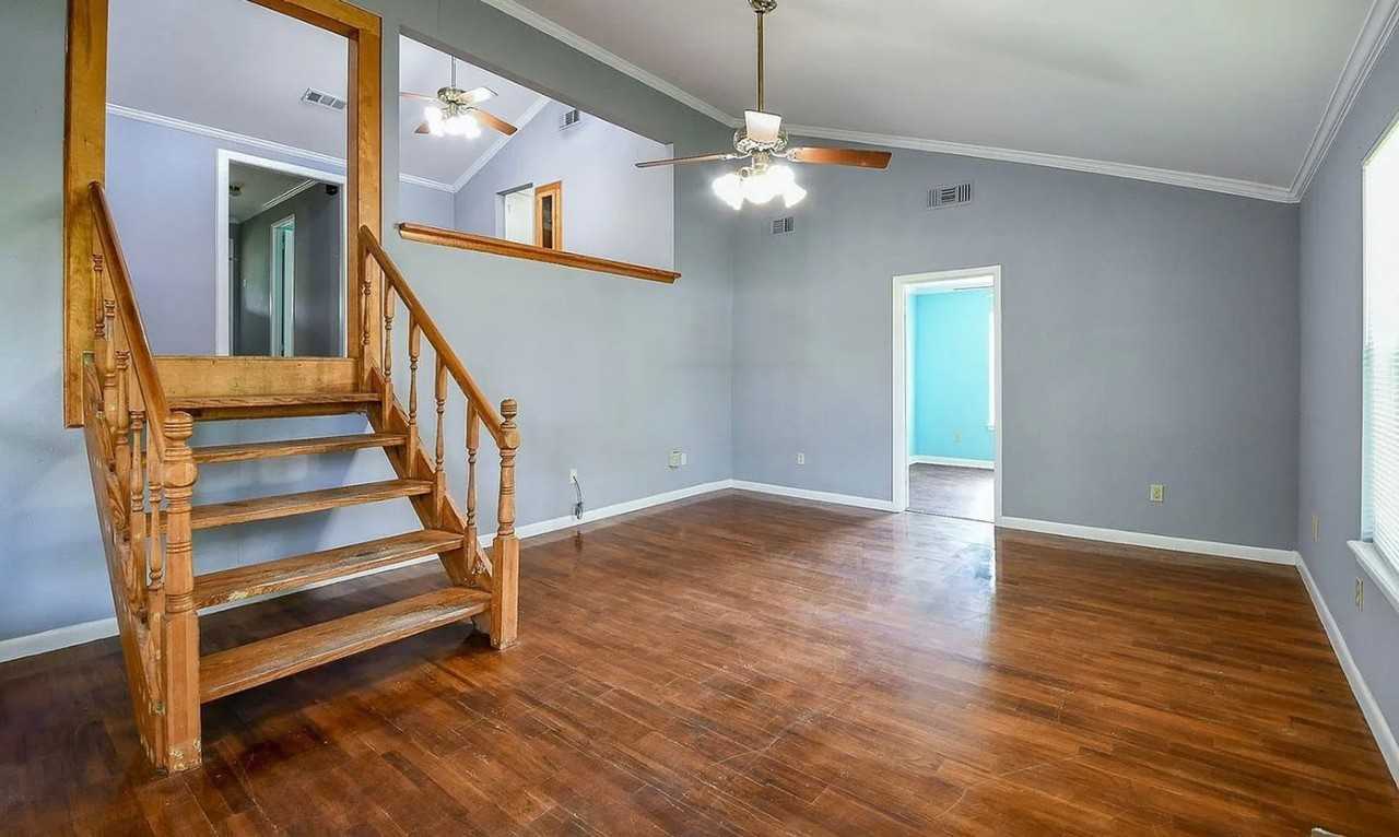 11122 Sunturf Ln - Photo 4 of 30