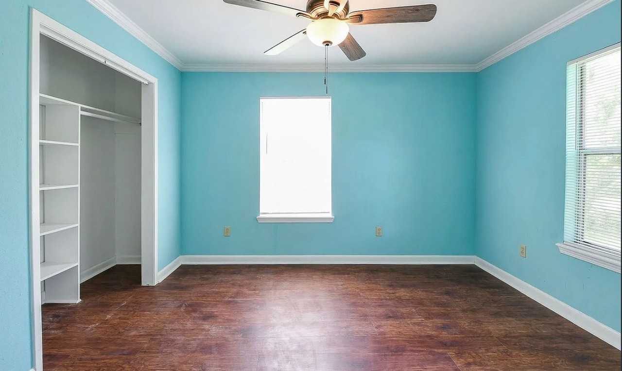 11122 Sunturf Ln - Photo 6 of 30