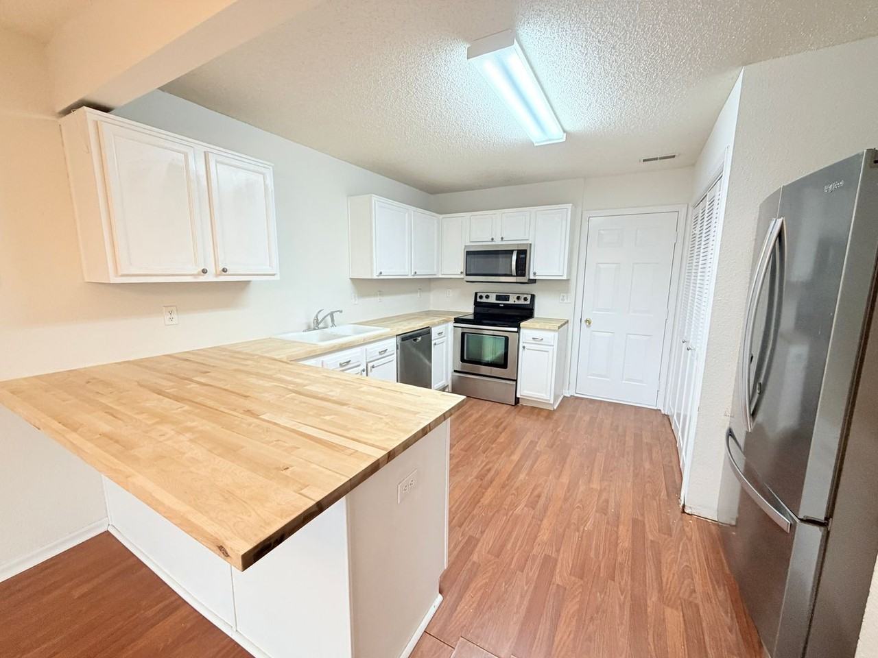 1555 Blue Brook Way - Photo 7 of 26