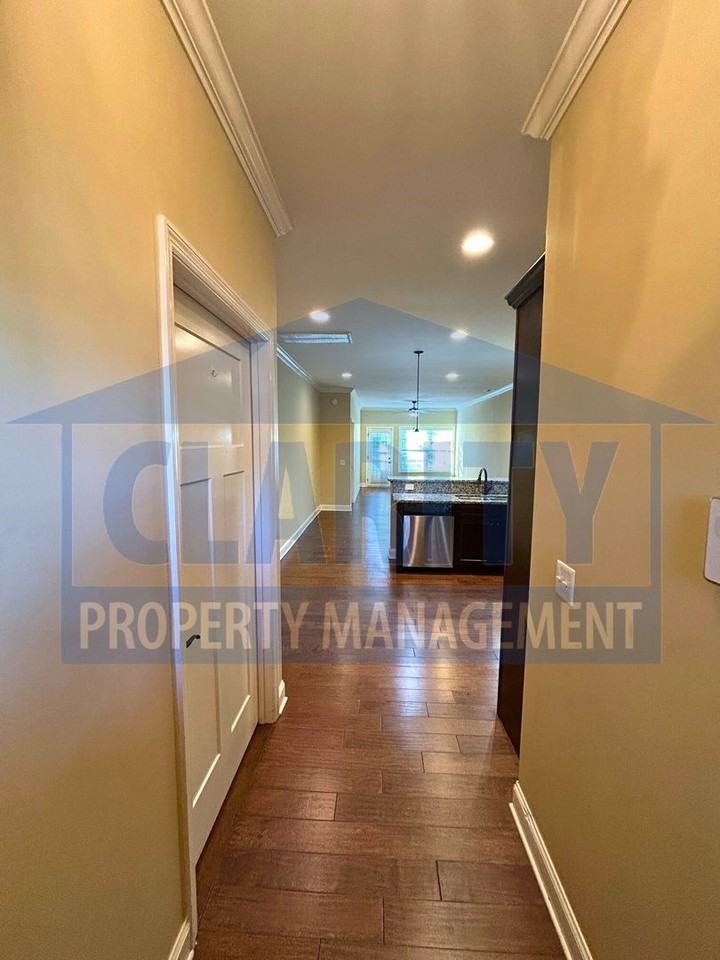 1801 Bell Tower Ln Ne - Photo 5 of 19