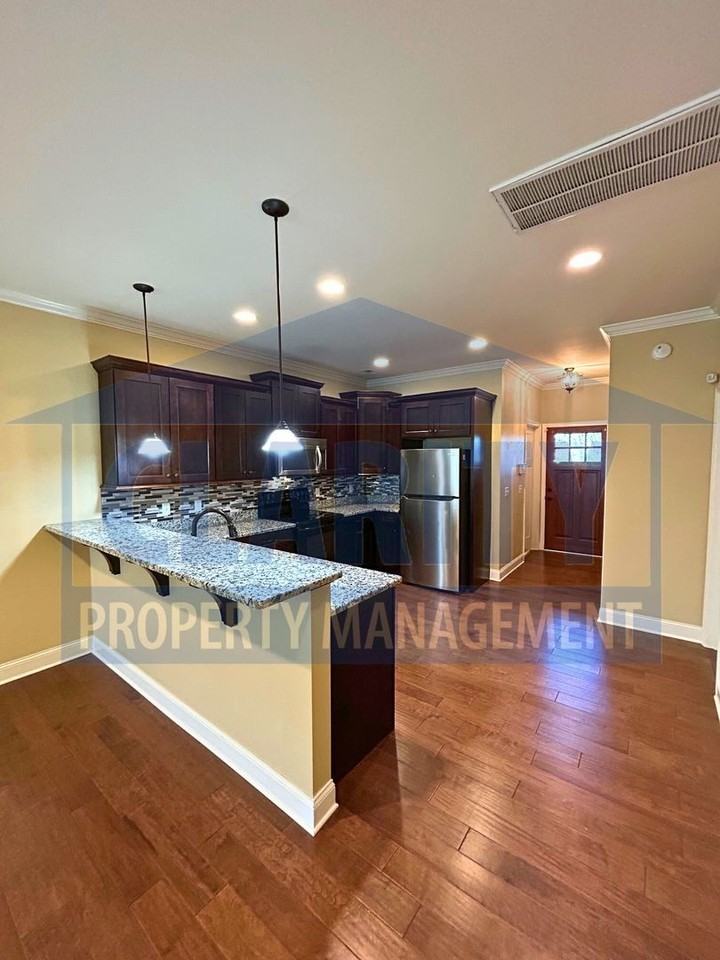 1801 Bell Tower Ln Ne - Photo 7 of 19