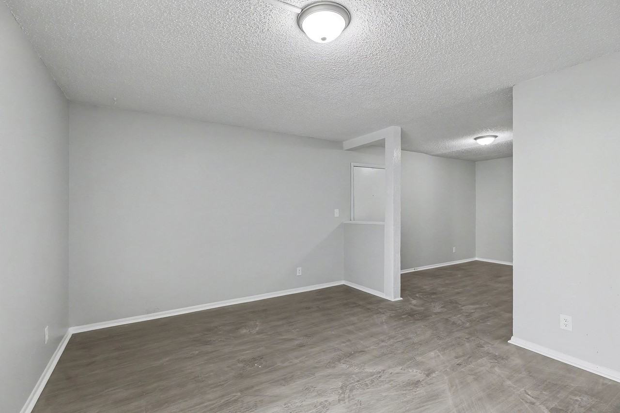 Stoneybrook Apartments - Photo 7 of 33