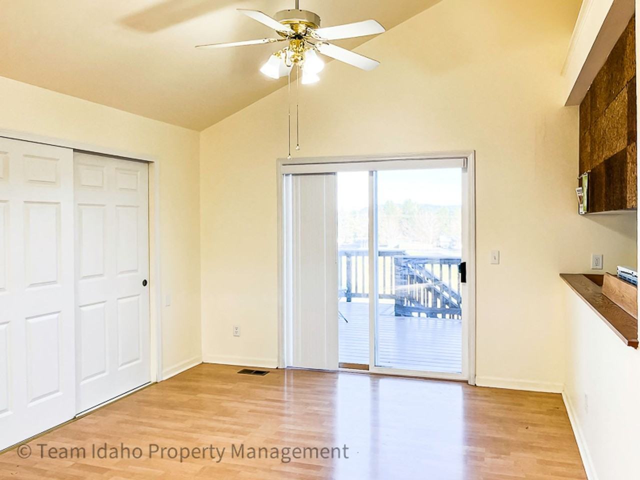 2214 Henry Ct - Photo 3 of 21