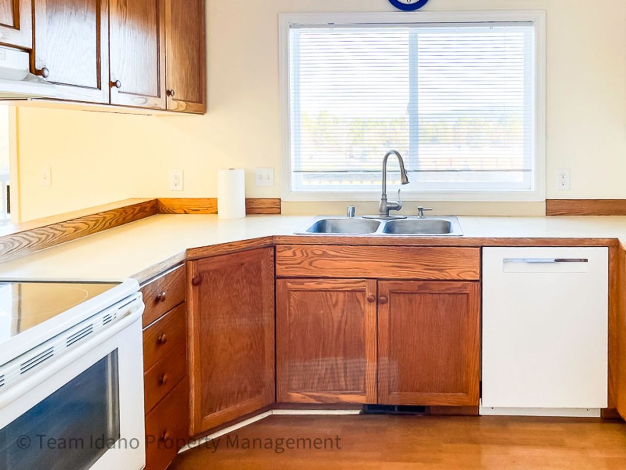 2214 Henry Ct - Photo 4 of 21