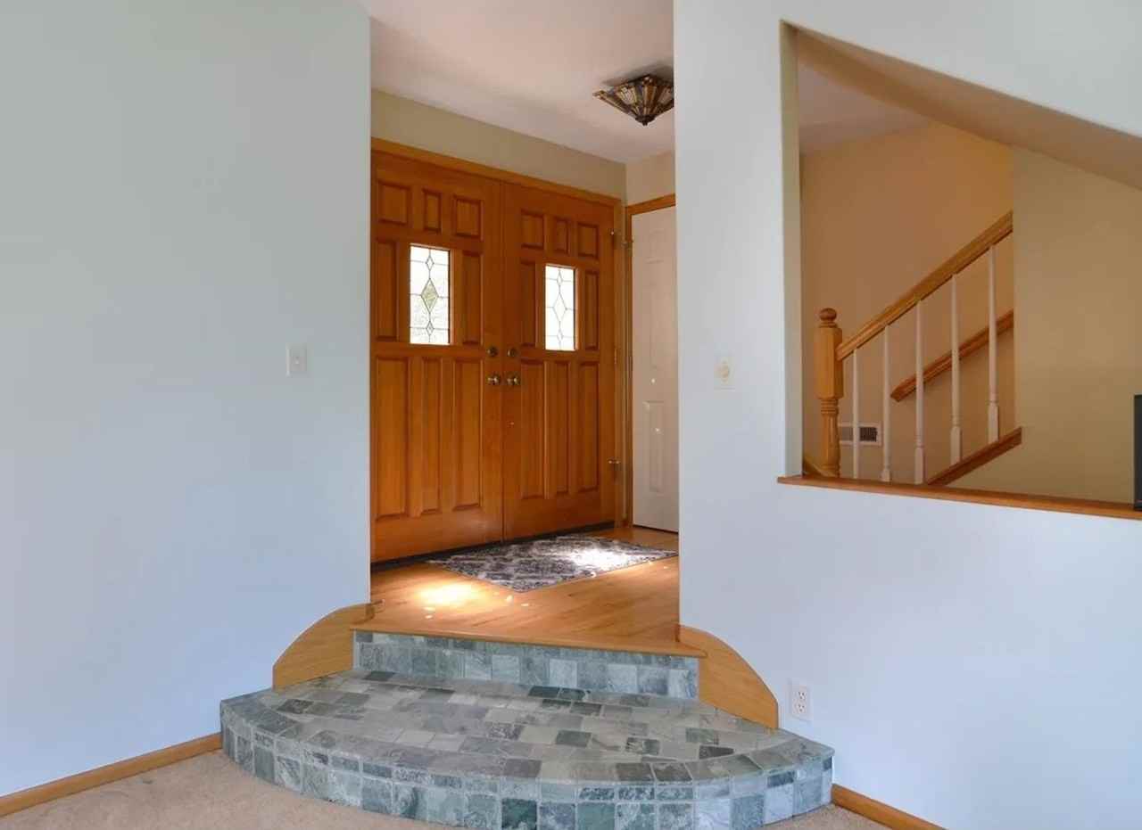 643 Startouch Dr - Photo 2 of 19